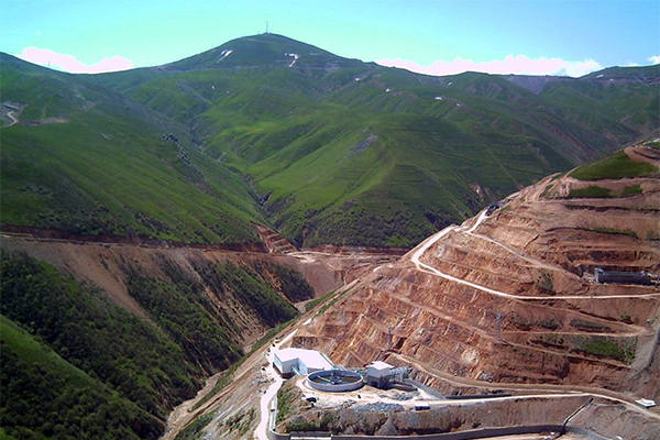 copper mine is in the sarcheshmeh city